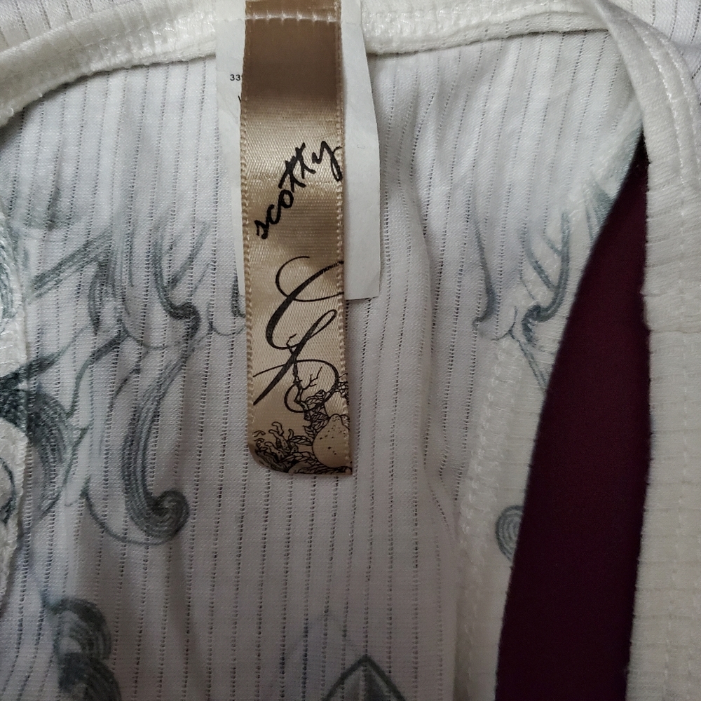 New Beautiful Racer Back Tank Top - Picture 4 of 8